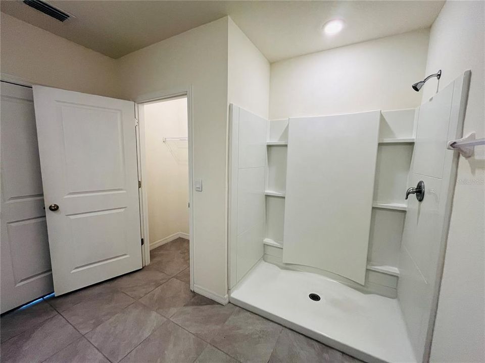 В аренду: $2,550 (5 спален, 3 ванн, 2447 Квадратных фут)