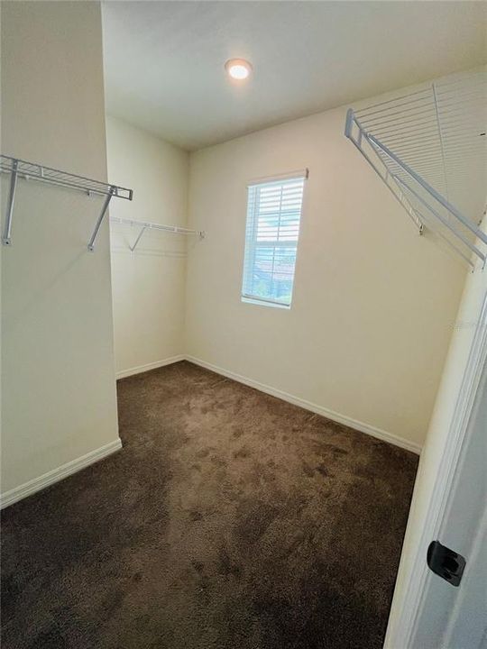 В аренду: $2,550 (5 спален, 3 ванн, 2447 Квадратных фут)