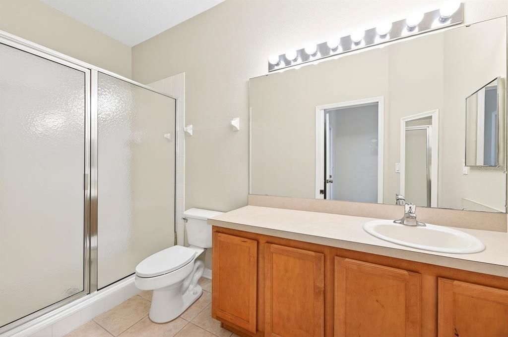Active With Contract: $237,000 (2 beds, 2 baths, 1071 Square Feet)