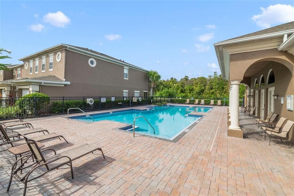 Active With Contract: $237,000 (2 beds, 2 baths, 1071 Square Feet)