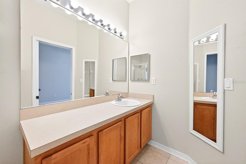 Active With Contract: $237,000 (2 beds, 2 baths, 1071 Square Feet)