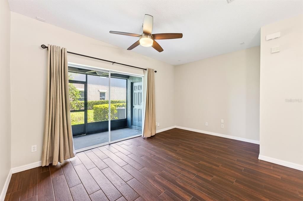 Active With Contract: $237,000 (2 beds, 2 baths, 1071 Square Feet)