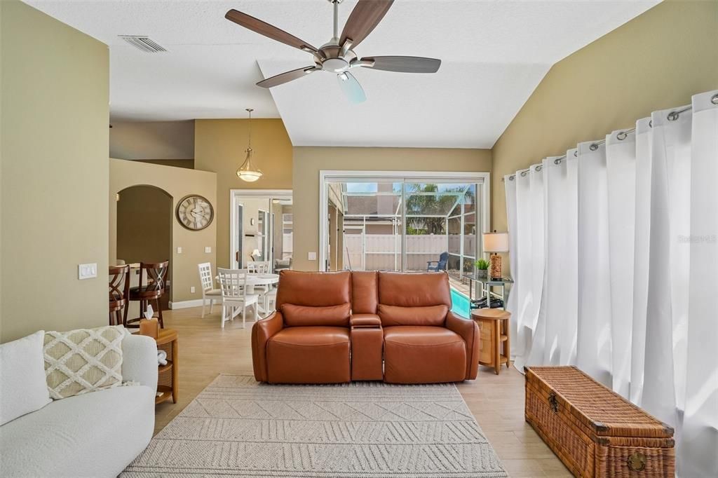 For Sale: $525,000 (4 beds, 2 baths, 1955 Square Feet)