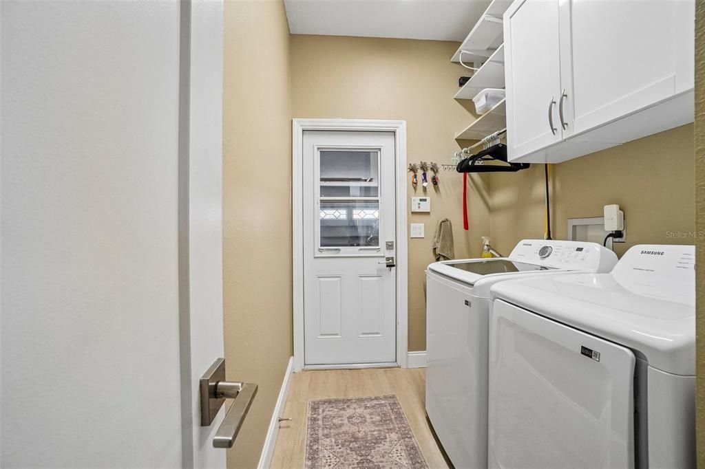 For Sale: $525,000 (4 beds, 2 baths, 1955 Square Feet)