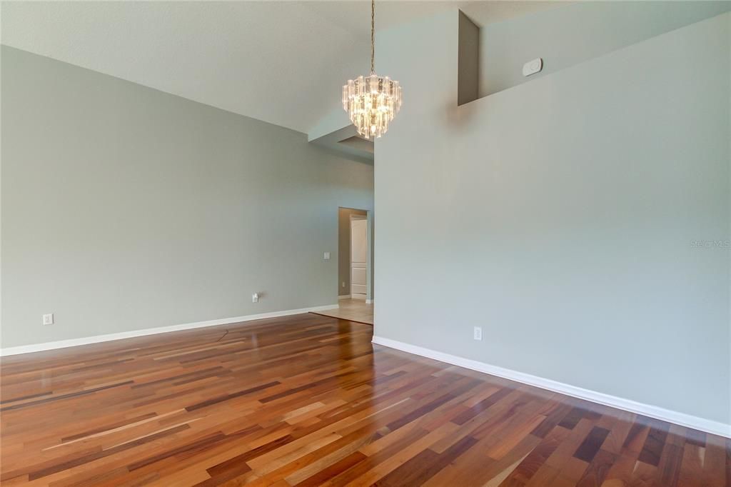 В аренду: $3,200 (3 спален, 2 ванн, 1727 Квадратных фут)