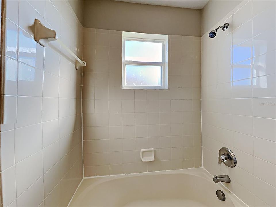 For Sale: $325,000 (4 beds, 3 baths, 2847 Square Feet)