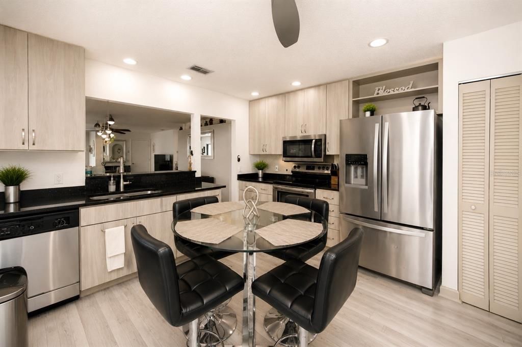 For Sale: $399,900 (3 beds, 2 baths, 1295 Square Feet)