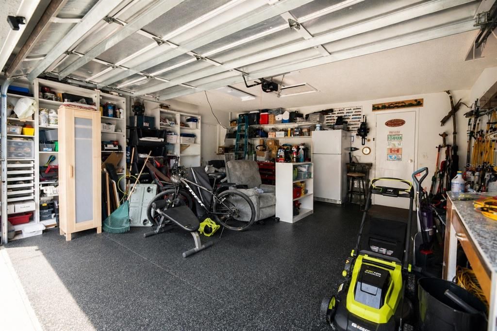 For Sale: $399,900 (3 beds, 2 baths, 1295 Square Feet)