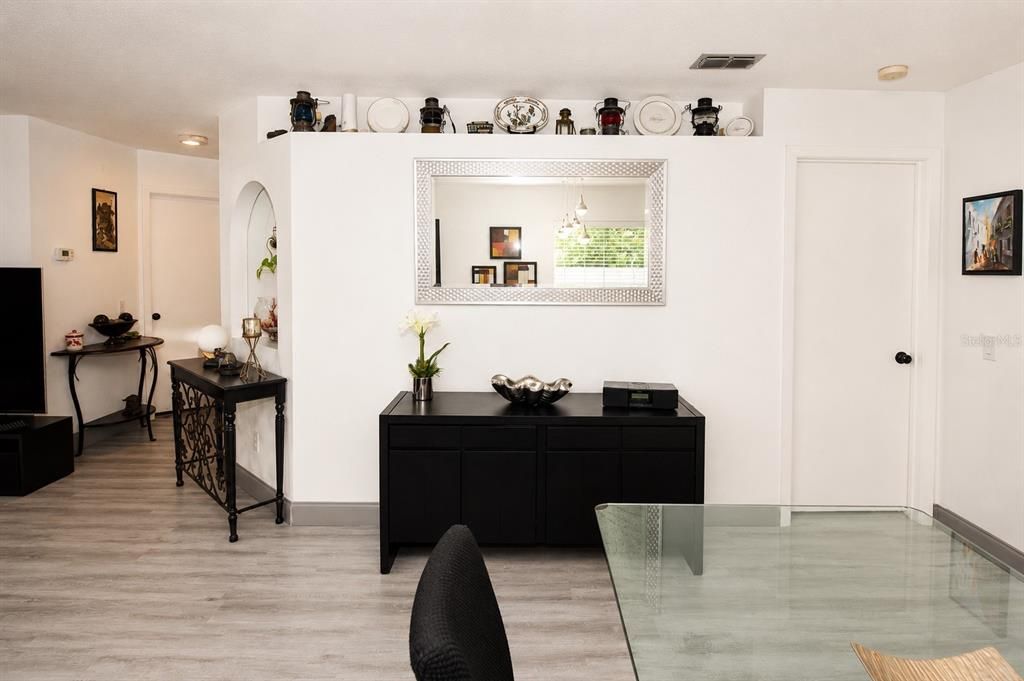 For Sale: $399,900 (3 beds, 2 baths, 1295 Square Feet)