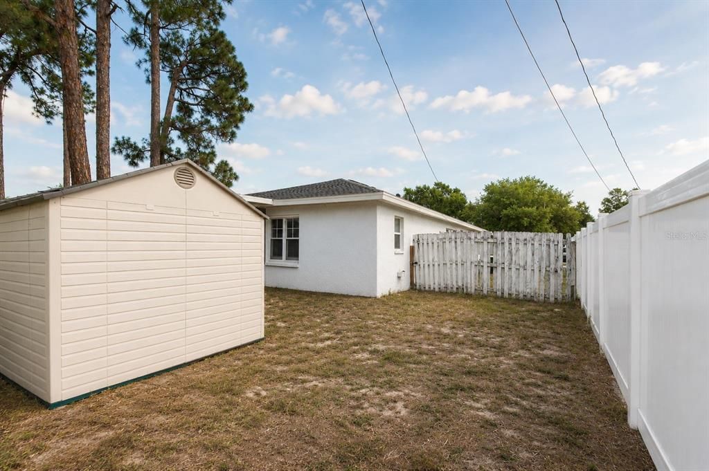 For Sale: $399,900 (3 beds, 2 baths, 1295 Square Feet)