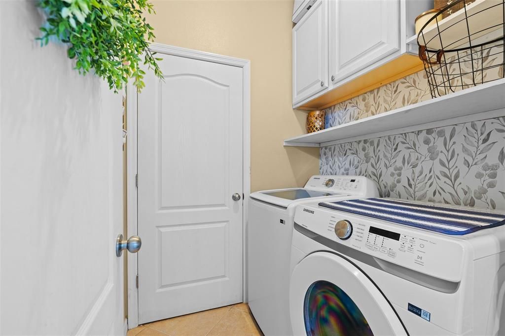 For Sale: $559,000 (3 beds, 2 baths, 1859 Square Feet)