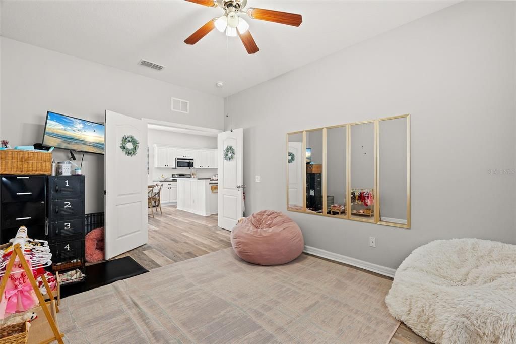 For Sale: $559,000 (3 beds, 2 baths, 1859 Square Feet)