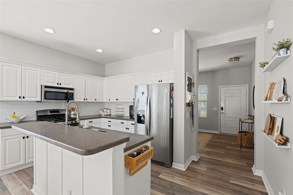 For Sale: $559,000 (3 beds, 2 baths, 1859 Square Feet)