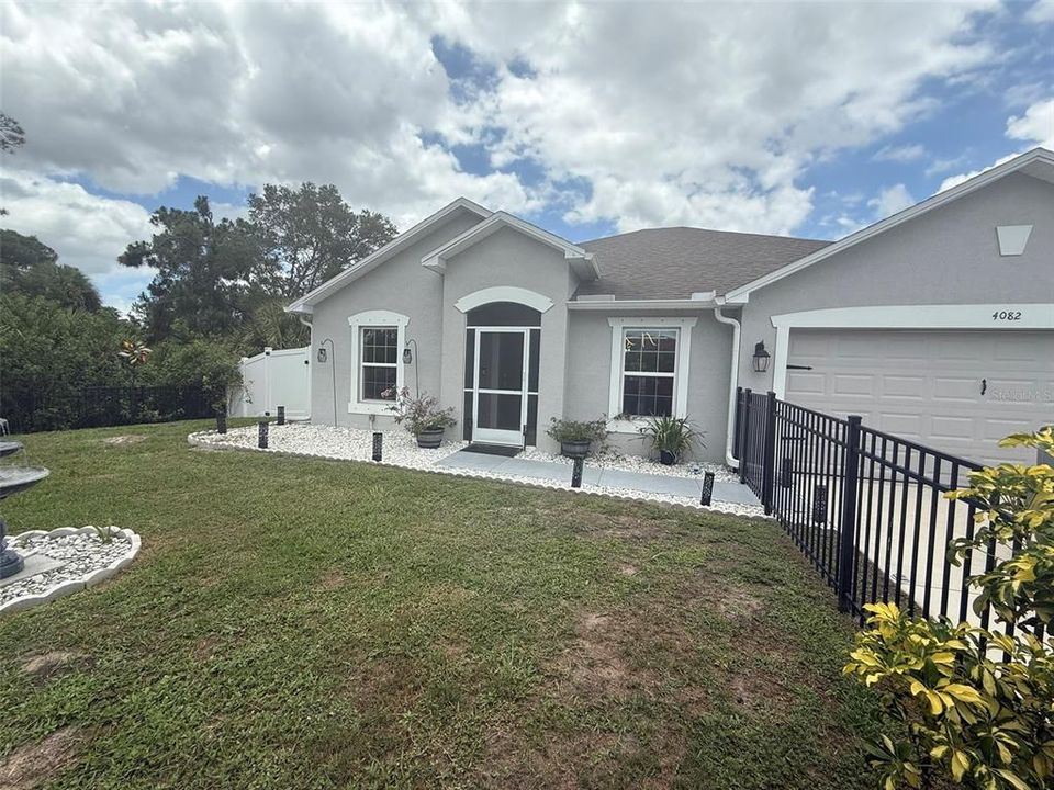 For Rent: $2,150 (3 beds, 2 baths, 1639 Square Feet)