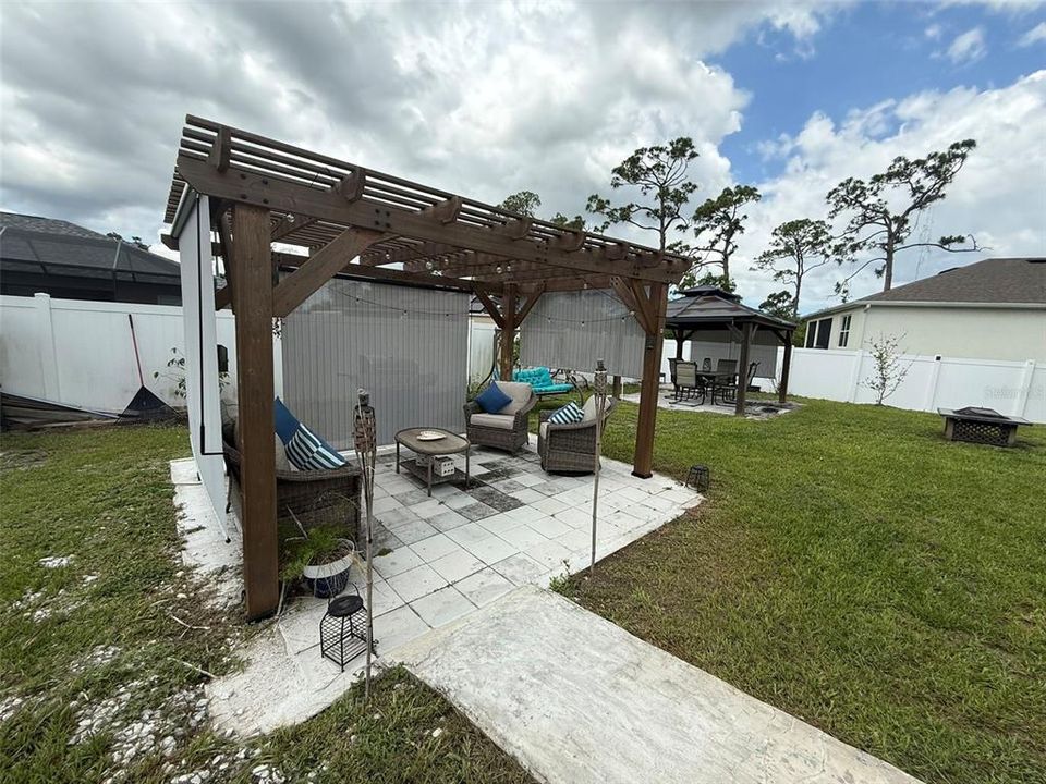 For Rent: $2,150 (3 beds, 2 baths, 1639 Square Feet)