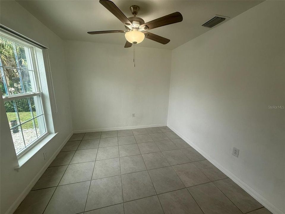 For Rent: $2,150 (3 beds, 2 baths, 1639 Square Feet)