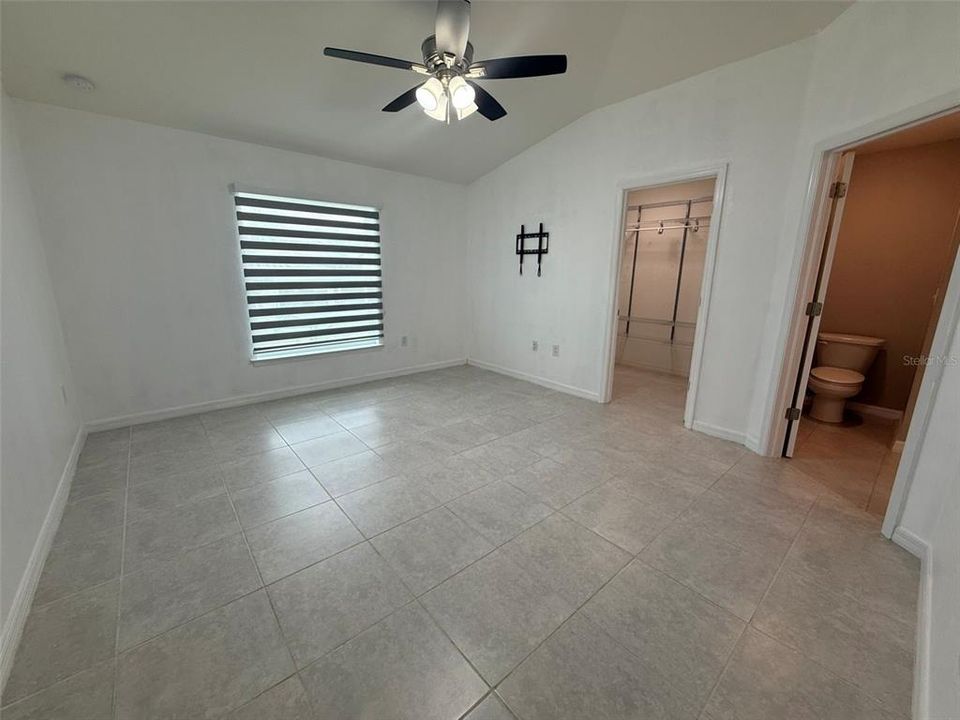 For Rent: $2,150 (3 beds, 2 baths, 1639 Square Feet)