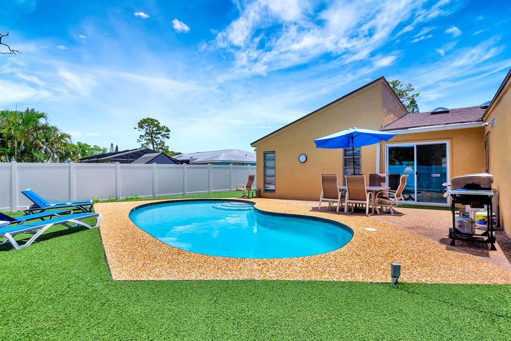 For Sale: $595,000 (4 beds, 2 baths, 2031 Square Feet)