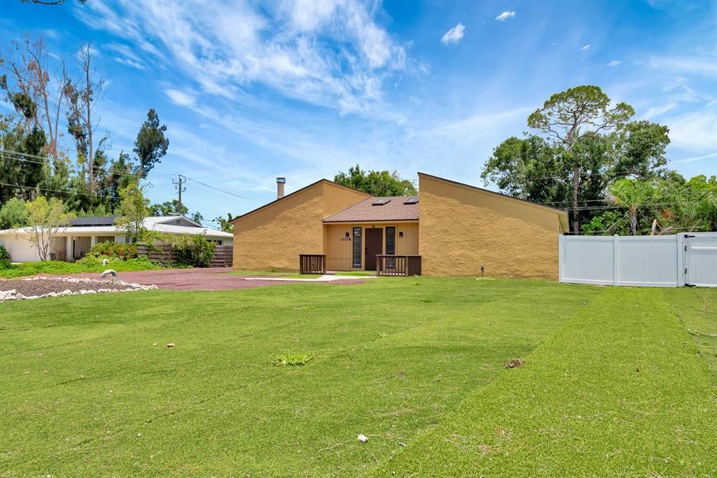 For Sale: $595,000 (4 beds, 2 baths, 2031 Square Feet)