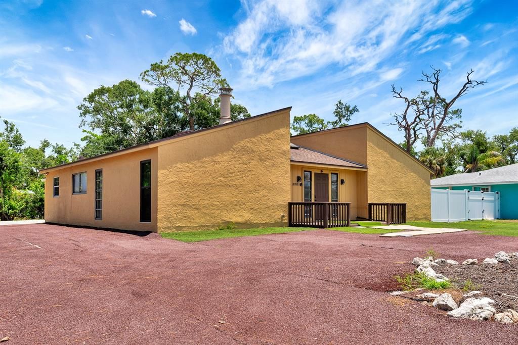 For Sale: $595,000 (4 beds, 2 baths, 2031 Square Feet)
