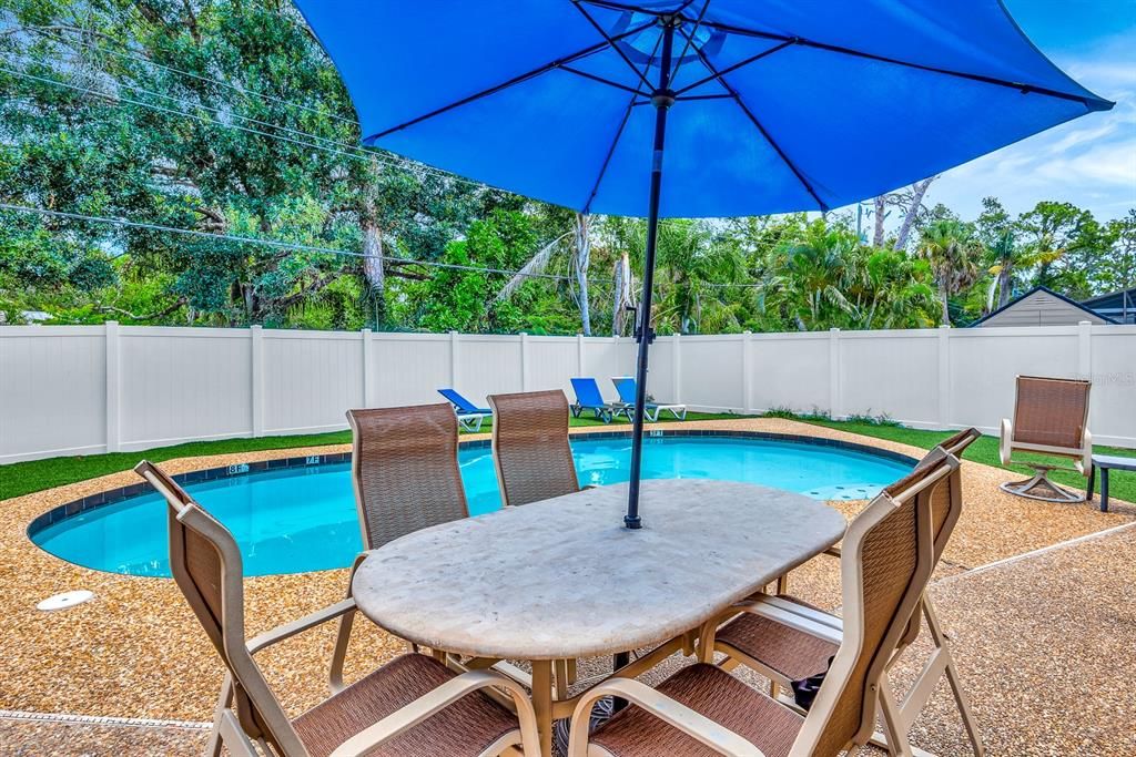 For Sale: $595,000 (4 beds, 2 baths, 2031 Square Feet)
