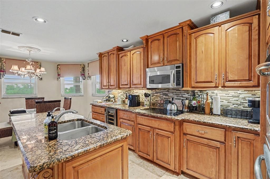 For Sale: $535,000 (4 beds, 3 baths, 2640 Square Feet)