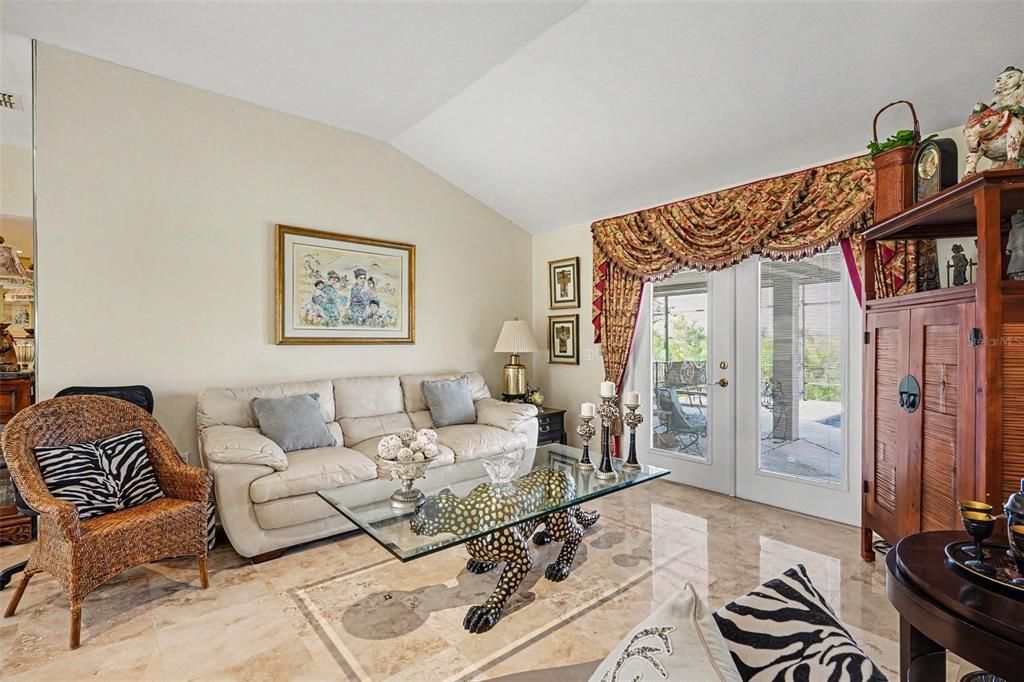 For Sale: $535,000 (4 beds, 3 baths, 2640 Square Feet)