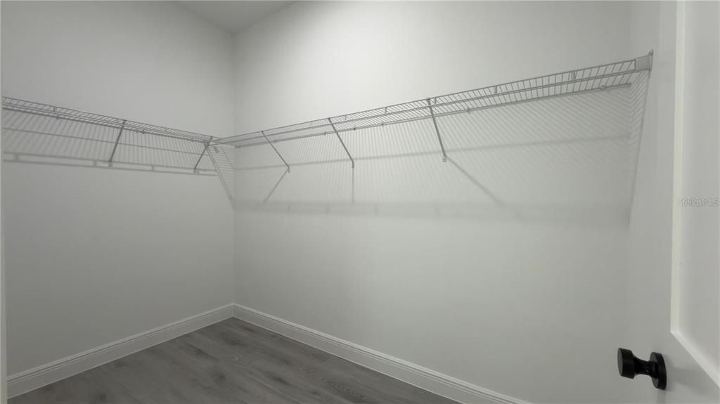 For Rent: $2,600 (3 beds, 3 baths, 1896 Square Feet)
