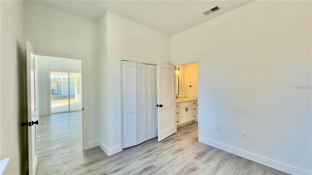 For Rent: $2,600 (3 beds, 3 baths, 1896 Square Feet)