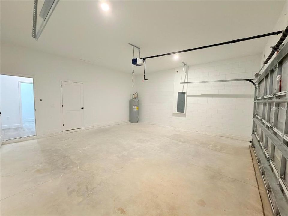 For Rent: $2,600 (3 beds, 3 baths, 1896 Square Feet)