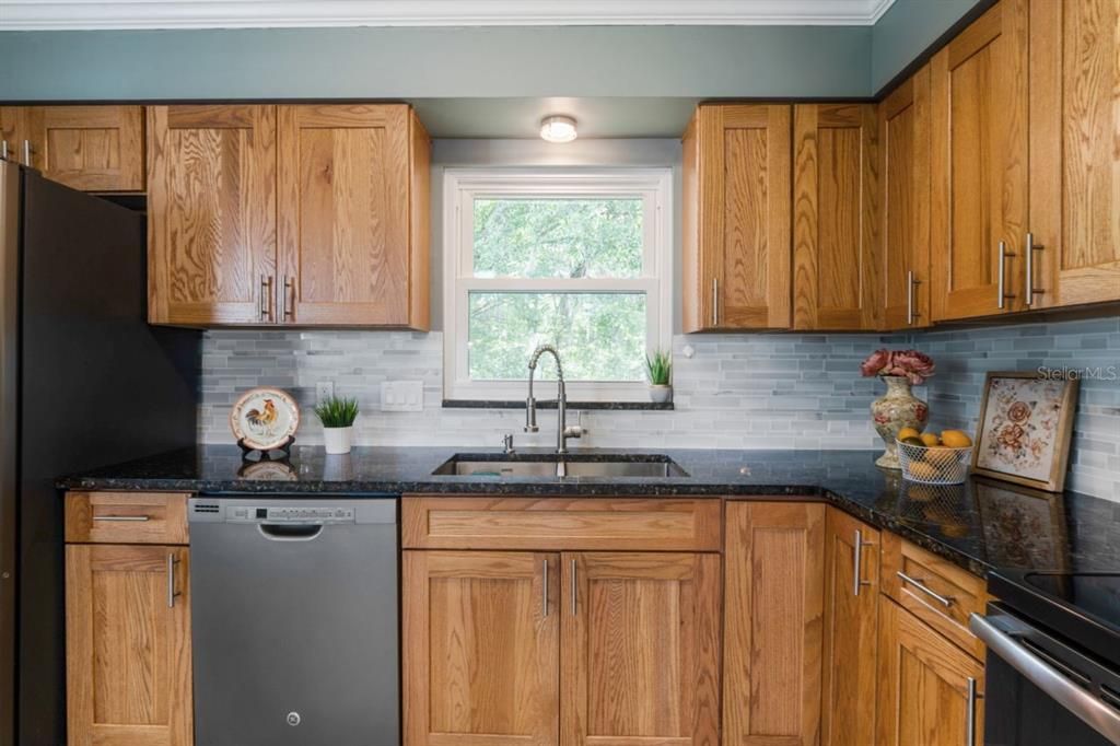 For Sale: $189,000 (2 beds, 2 baths, 1796 Square Feet)