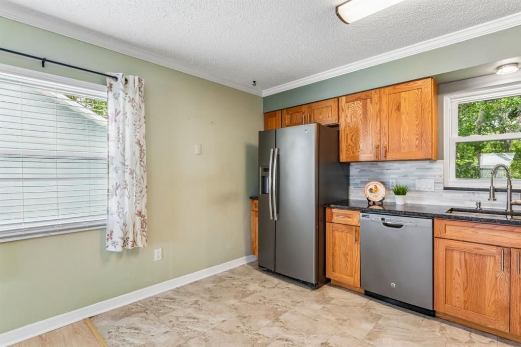 For Sale: $189,000 (2 beds, 2 baths, 1796 Square Feet)