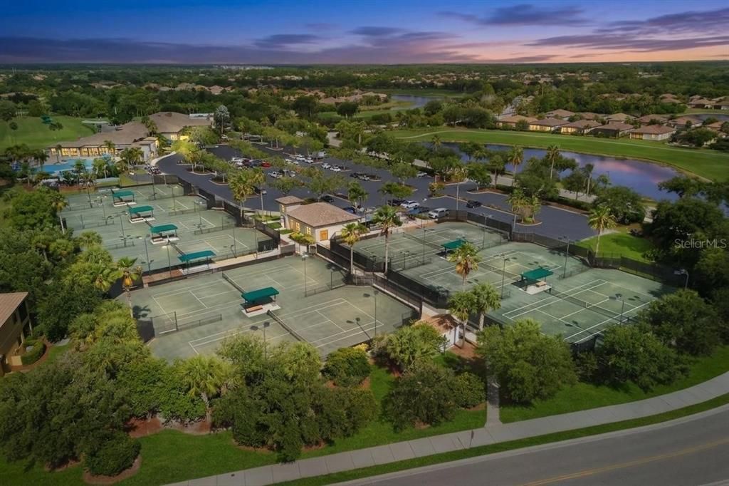 Active With Contract: $890,000 (4 beds, 3 baths, 2402 Square Feet)