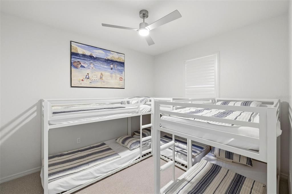 Active With Contract: $890,000 (4 beds, 3 baths, 2402 Square Feet)
