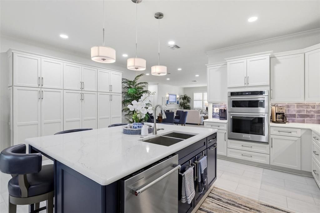 Active With Contract: $890,000 (4 beds, 3 baths, 2402 Square Feet)