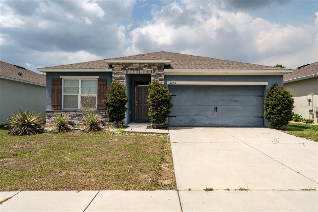 For Sale: $300,000 (3 beds, 2 baths, 1690 Square Feet)