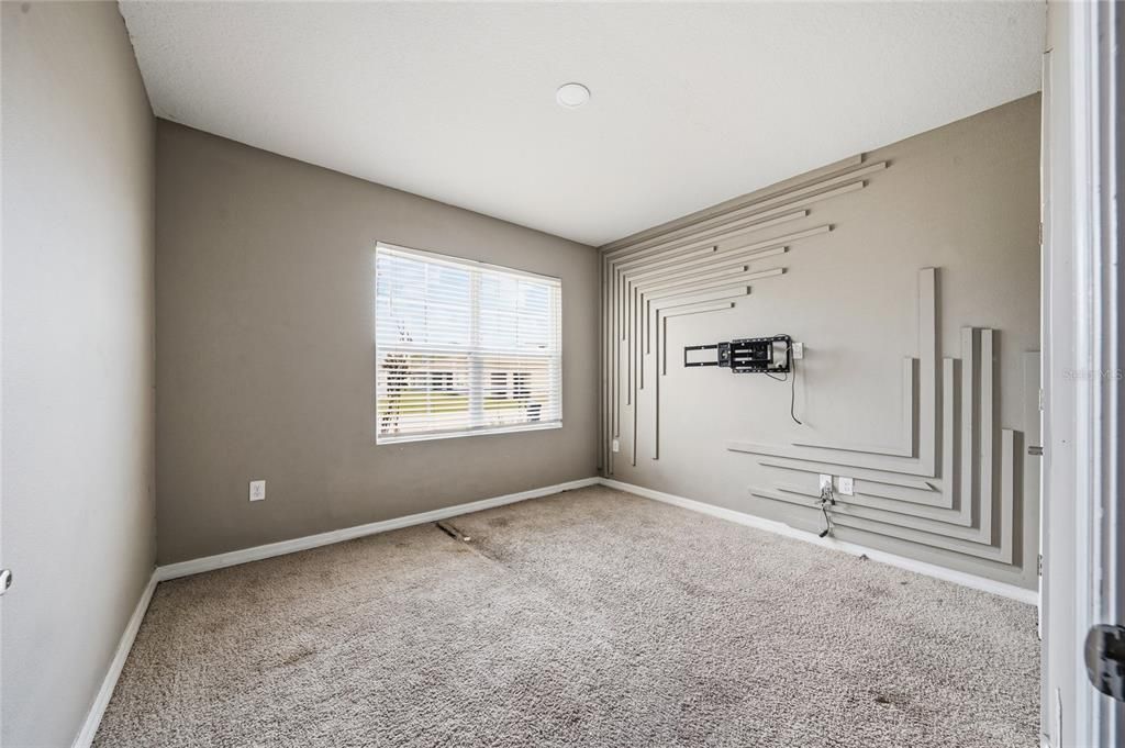 For Sale: $300,000 (3 beds, 2 baths, 1690 Square Feet)
