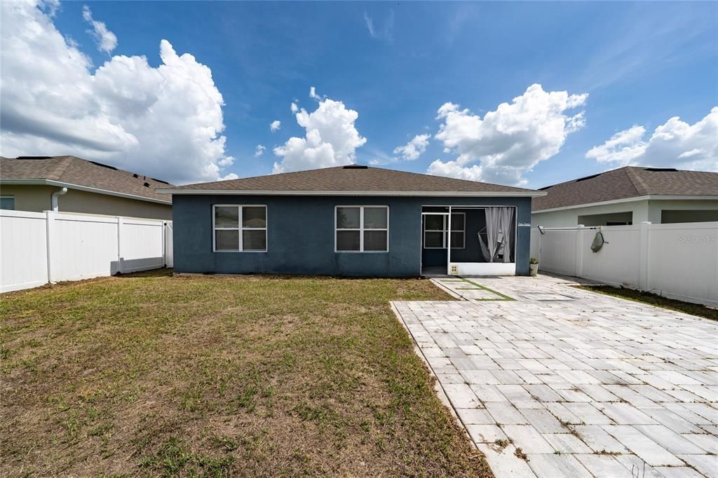 For Sale: $300,000 (3 beds, 2 baths, 1690 Square Feet)