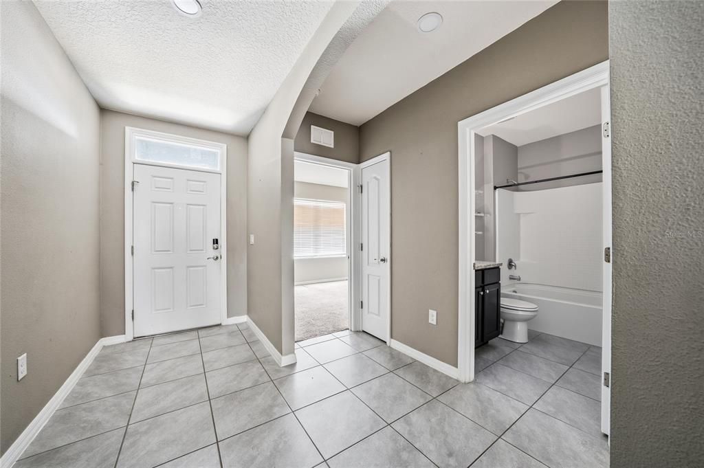 For Sale: $300,000 (3 beds, 2 baths, 1690 Square Feet)