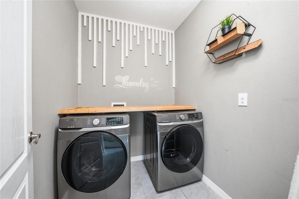 For Sale: $300,000 (3 beds, 2 baths, 1690 Square Feet)