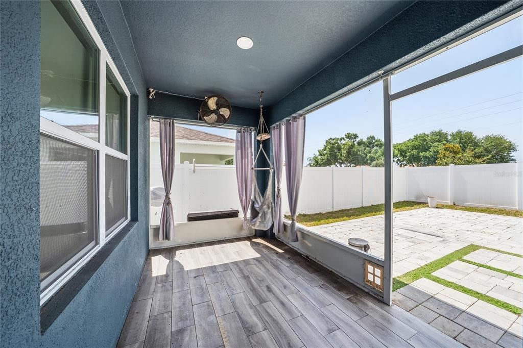 For Sale: $300,000 (3 beds, 2 baths, 1690 Square Feet)