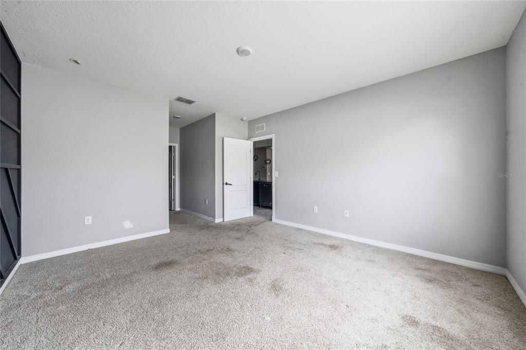 For Sale: $300,000 (3 beds, 2 baths, 1690 Square Feet)