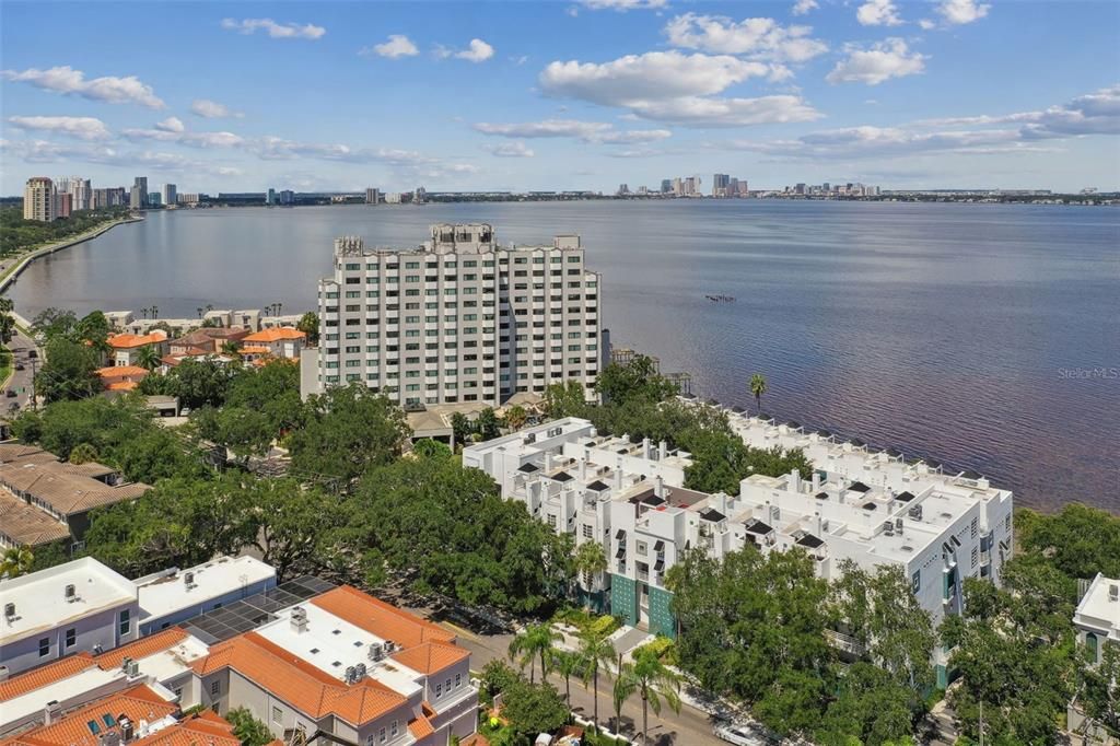 For Sale: $439,000 (2 beds, 2 baths, 1296 Square Feet)