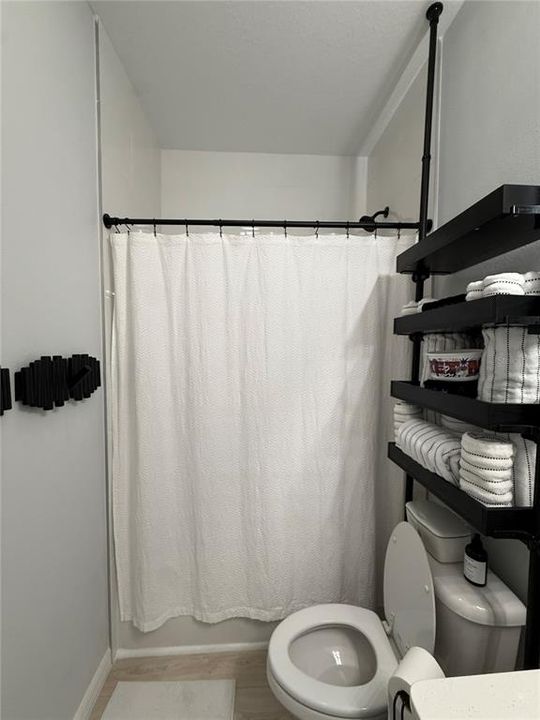 For Rent: $2,599 (3 beds, 3 baths, 1649 Square Feet)