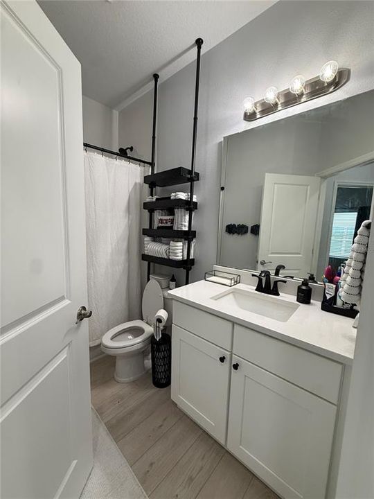 For Rent: $2,599 (3 beds, 3 baths, 1649 Square Feet)