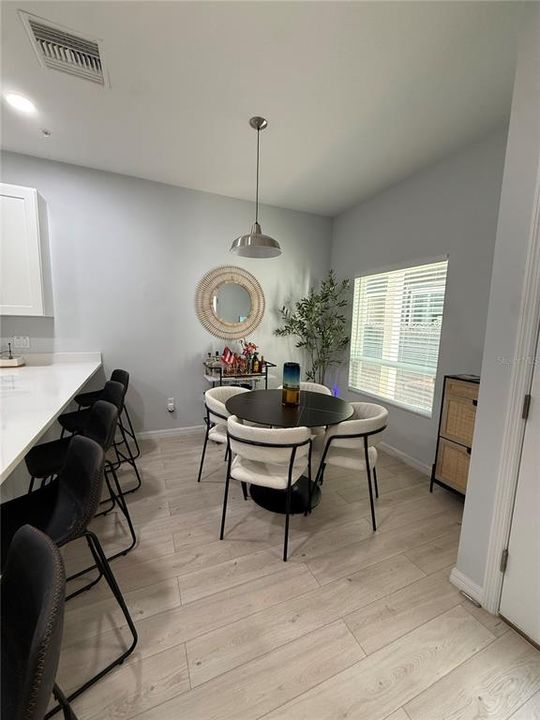 For Rent: $2,599 (3 beds, 3 baths, 1649 Square Feet)