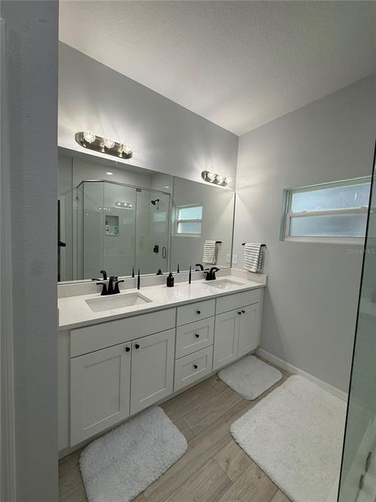 For Rent: $2,599 (3 beds, 3 baths, 1649 Square Feet)