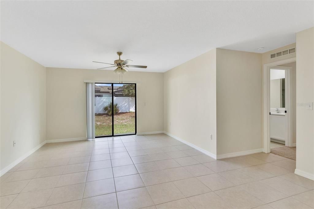 For Sale: $250,000 (3 beds, 2 baths, 1244 Square Feet)