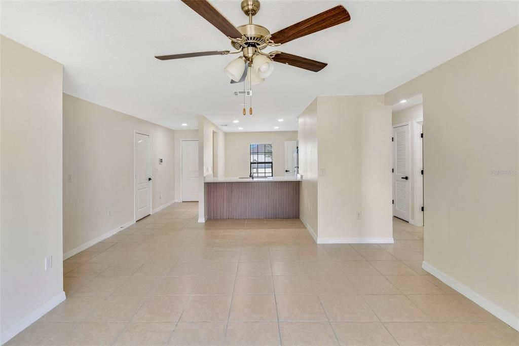 For Sale: $250,000 (3 beds, 2 baths, 1244 Square Feet)