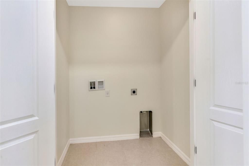 For Sale: $250,000 (3 beds, 2 baths, 1244 Square Feet)